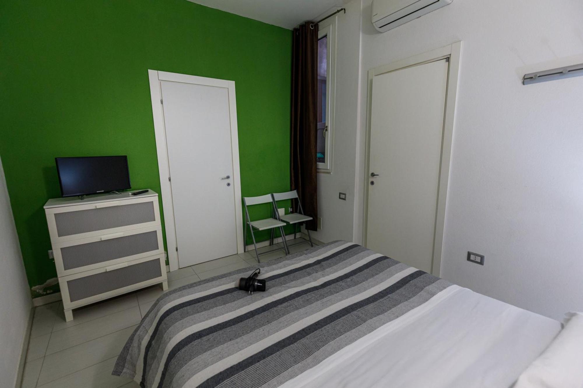 Onlyrooms II - Old Town & Typical Food Cagliari Room photo